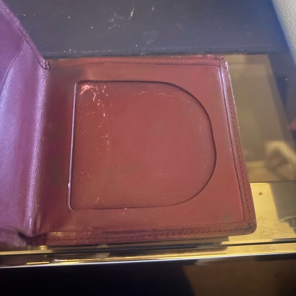 Must de Cartier Bordeaux Bifold Wallet – A Collector’s Statement - Picture 4 of 7